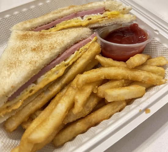 Ham, Cheese & Egg Sandwich w/French Fries  火腿蛋芝士三文治配薯條